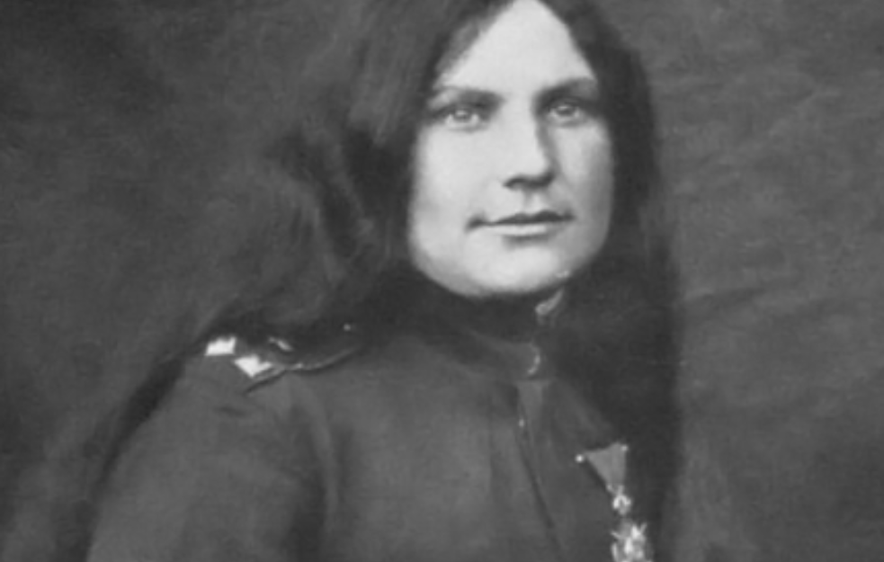 Milunka Savic sa medaljom.png